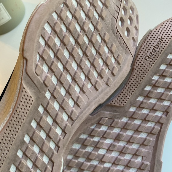 Reebok Sneakers 👟 - Picture 6 of 9